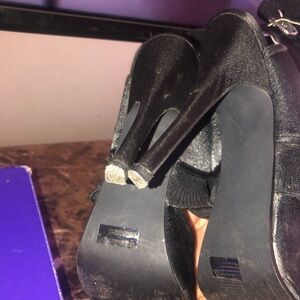 Wild Rose Black Stiletto Heels